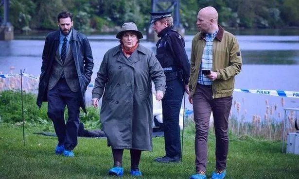 ITV Vera以令人心碎的转折结尾,Brenda Blethyn在最后的场景中证实了侦探的命运