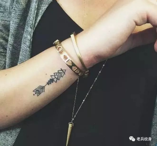 刺青生辰八字忌讳，传统信仰与现代审美的碰撞