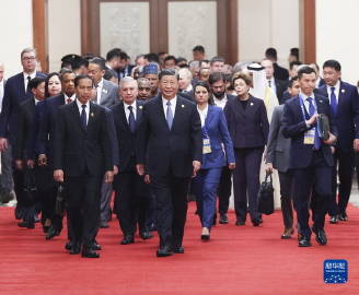 中国坚定支持经济全球化，高水平对外开放，外交部表态与行动承诺