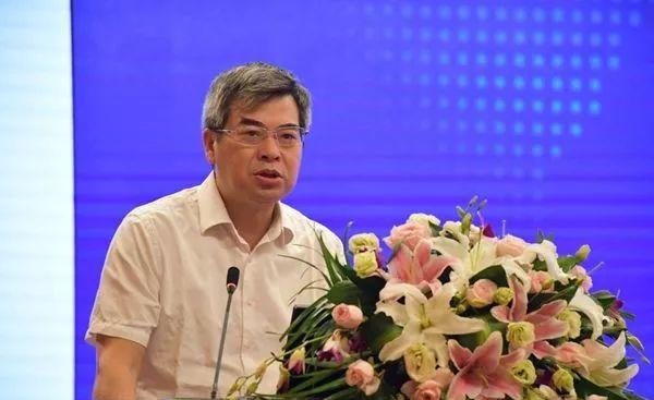 清华新生迎新季，各学院热情吆喝，共筑梦想新篇章