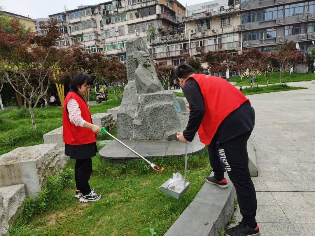 小男孩的正义行动揭示邻居家失窃案监控背后的真相