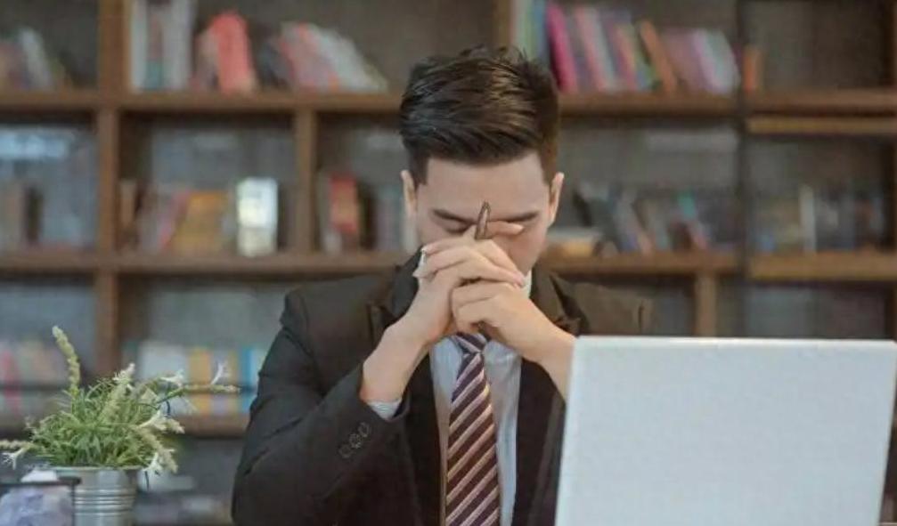 同事年薪百万的背后思考，空降与成长之道